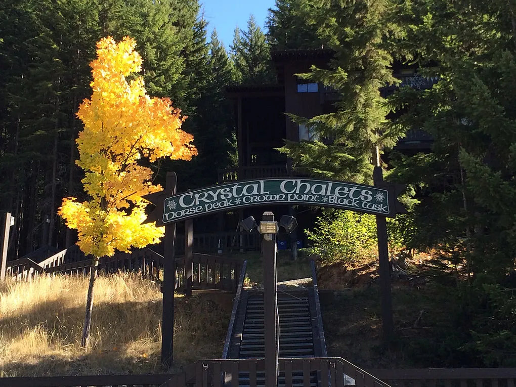 Crystal Chalets parking lot and front entrance at Crystal Mountain